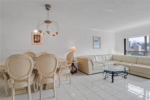 Condominio en venta en Miami Beach, Florida, 2 dormitorios, 109.16 m2 № 1863369 - foto 4