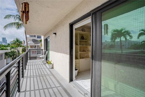 Condominio en venta en Miami Beach, Florida, 2 dormitorios, 109.16 m2 № 1863369 - foto 21