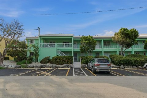 Condo in Key Largo, Florida, 2 bedrooms  № 2071095 - photo 16