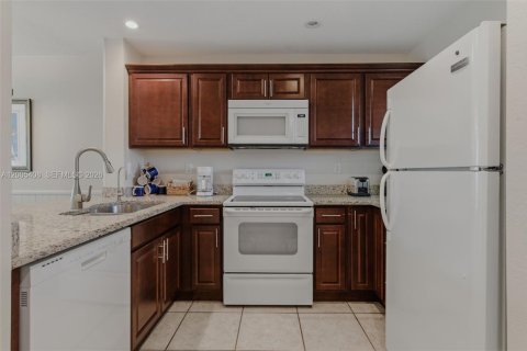 Condo in Key Largo, Florida, 2 bedrooms  № 2071095 - photo 24