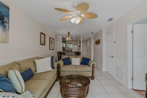 Condo in Key Largo, Florida, 2 bedrooms  № 2071095 - photo 23