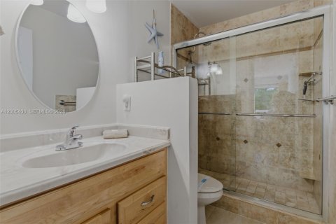 Condo in Key Largo, Florida, 2 bedrooms  № 2071095 - photo 30