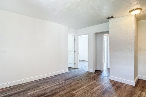 Casa en venta en Tampa, Florida, 3 dormitorios, 107.02 m2 № 1828523 - foto 10