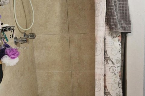 Propiedad comercial en venta en Miami, Florida, 153.47 m2 № 2043798 - foto 13