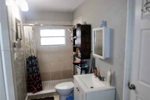 Propiedad comercial en venta en Miami, Florida, 153.47 m2 № 2043798 - foto 6