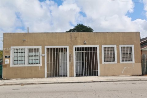 Propiedad comercial en venta en Miami, Florida, 153.47 m2 № 2043798 - foto 3