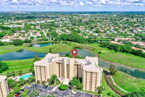 Copropriété à vendre à Lauderhill, Floride: 1 chambre, 106.74 m2 № 1702336 - photo 1
