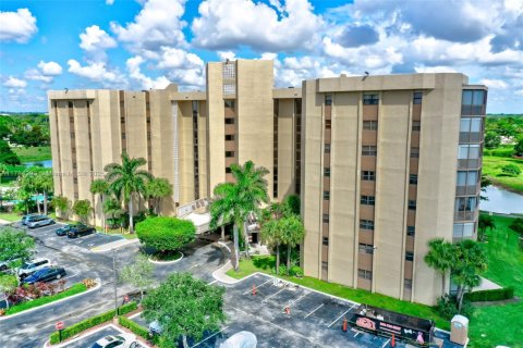 Copropriété à vendre à Lauderhill, Floride: 1 chambre, 106.74 m2 № 1702336 - photo 15