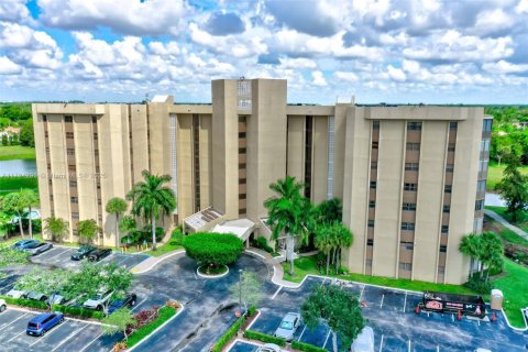 Copropriété à vendre à Lauderhill, Floride: 1 chambre, 106.74 m2 № 1702336 - photo 16