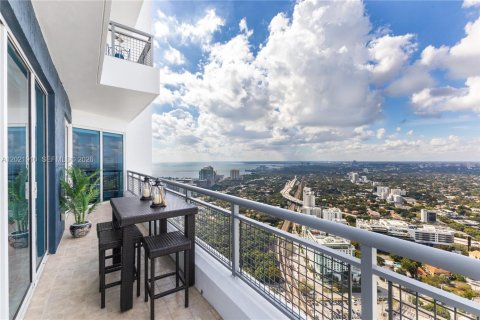 Condo in Miami, Florida, 2 bedrooms № 2083656 - photo 6