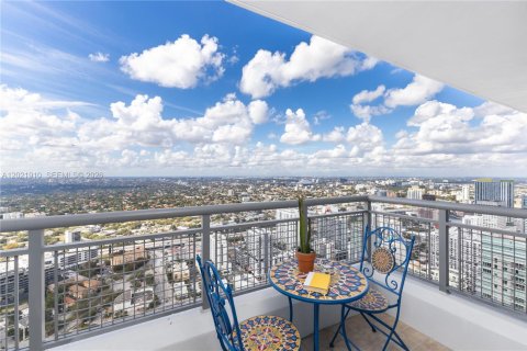 Condo in Miami, Florida, 2 bedrooms № 2083656 - photo 16
