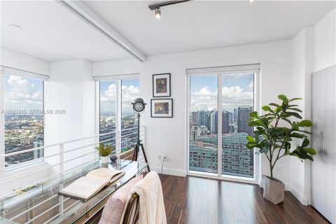 Condo in Miami, Florida, 2 bedrooms № 2083656 - photo 17