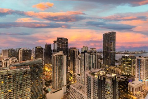 Condo in Miami, Florida, 2 bedrooms № 2083656 - photo 30