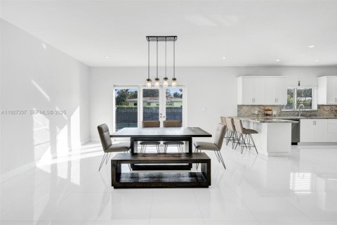 Снять в аренду виллу или дом в Майами-Спрингс, Флорида 4 спальни, 222.87м2, № 1986056 - фото 19