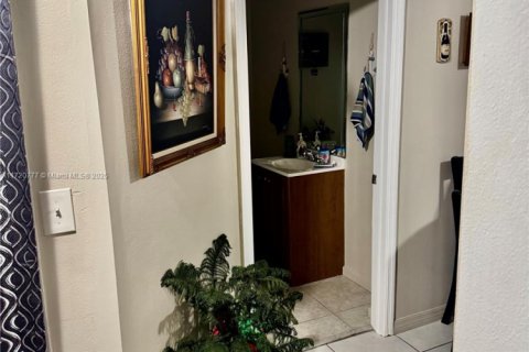 Touwnhouse à vendre à Miami, Floride: 3 chambres, 97.55 m2 № 1985281 - photo 22