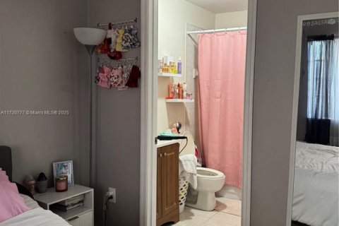 Touwnhouse à vendre à Miami, Floride: 3 chambres, 97.55 m2 № 1985281 - photo 17