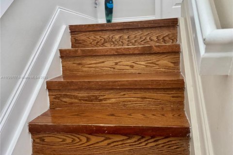 Touwnhouse à vendre à Miami, Floride: 3 chambres, 97.55 m2 № 1985281 - photo 14