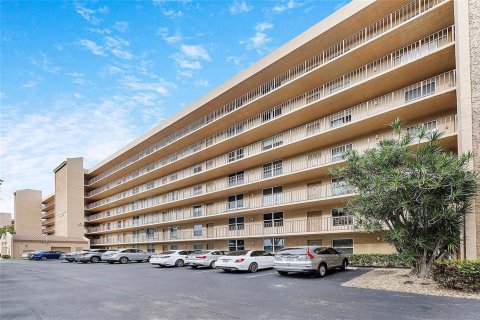 Copropriété à vendre à Deerfield Beach, Floride: 1 chambre, 86.4 m2 № 2261243 - photo 3