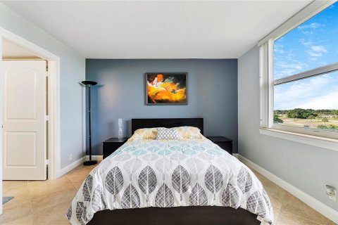 Estudio en el Condominio en Deerfield Beach, Florida  № 2261243