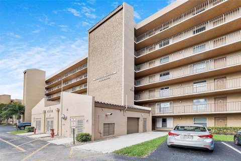 Copropriété à vendre à Deerfield Beach, Floride: 1 chambre, 86.4 m2 № 2261243 - photo 4