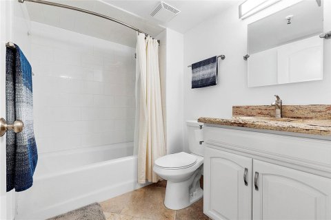 Copropriété à vendre à Deerfield Beach, Floride: 1 chambre, 86.4 m2 № 2261243 - photo 15