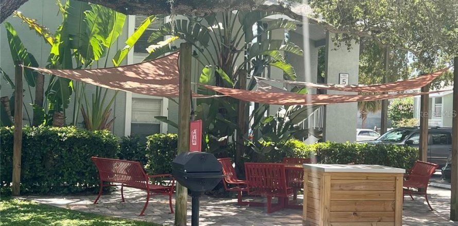 Condominio en Tampa, Florida, 2 dormitorios № 2220988