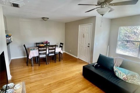 Condominio en alquiler en Tampa, Florida, 2 dormitorios, 82.13 m2 № 2220988 - foto 4