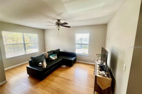 Condominio en alquiler en Tampa, Florida, 2 dormitorios, 82.13 m2 № 2220988 - foto 2