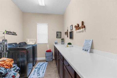House in Lakeland, Florida 6 bedrooms, 380.25 sq.m. № 1670233 - photo 26