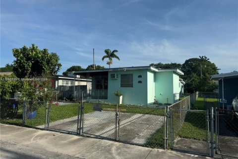Propiedad comercial en venta en Miami, Florida, 217.95 m2 № 1859942 - foto 4