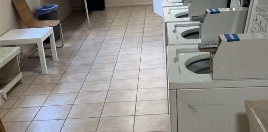 Condo in Lauderhill, Florida, 1 bedroom  № 1177421