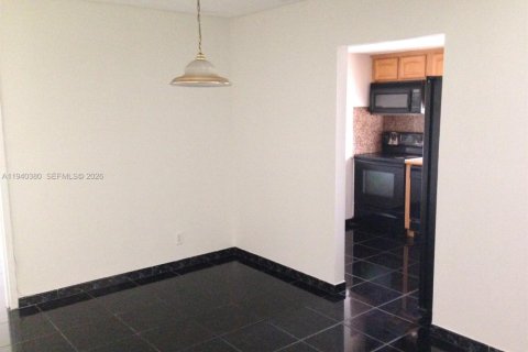 Copropriété à louer à Sunny Isles Beach, Floride: 1 chambre, 71.26 m2 № 1998207 - photo 4