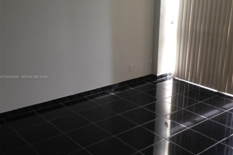 Copropriété à louer à Sunny Isles Beach, Floride: 1 chambre, 71.26 m2 № 1998207 - photo 8