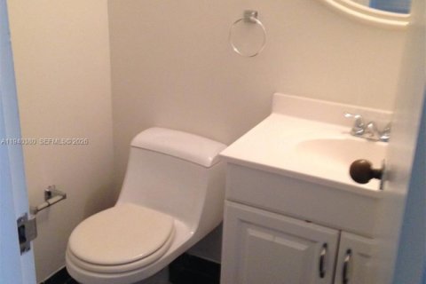 Copropriété à louer à Sunny Isles Beach, Floride: 1 chambre, 71.26 m2 № 1998207 - photo 2