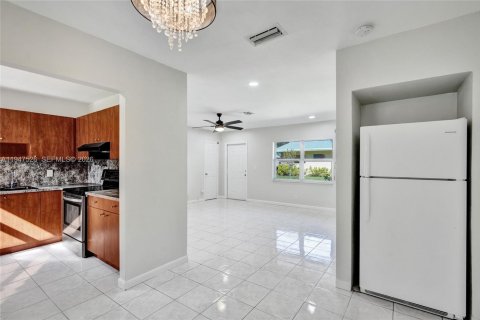 Villa ou maison à vendre à Deerfield Beach, Floride: 3 chambres, 102.56 m2 № 2004063 - photo 6