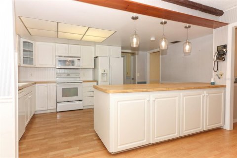 House in Orlando, Florida 4 bedrooms, 241.55 sq.m. № 1684446 - photo 8