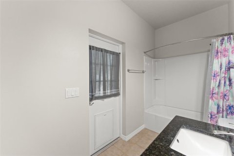 House in Winter Garden, Florida 4 bedrooms, 176.89 sq.m. № 1901487 - photo 28