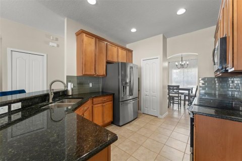 House in Winter Garden, Florida 4 bedrooms, 176.89 sq.m. № 1901487 - photo 11