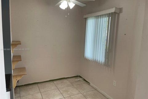 Condo in Pembroke Pines, Florida, 2 bedrooms  № 1944144 - photo 22