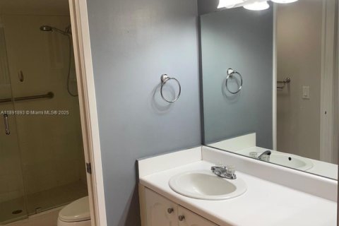 Condo in Pembroke Pines, Florida, 2 bedrooms  № 1944144 - photo 24