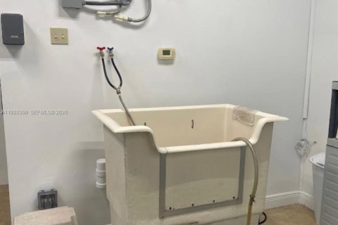 Commercial property in Davie, Florida № 1987271 - photo 6