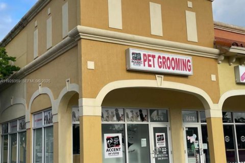 Commercial property in Davie, Florida № 1987271 - photo 2