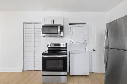 Immobilier commercial à vendre à Saint Petersburg, Floride: 8 chambres, 197.7 m2 № 2211037 - photo 6