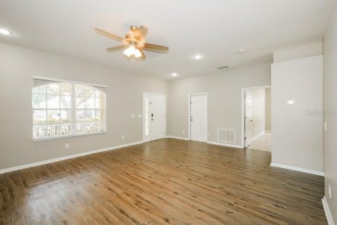 Villa ou maison à louer à Temple Terrace, Floride: 3 chambres, 157.1 m2 № 2279839 - photo 4
