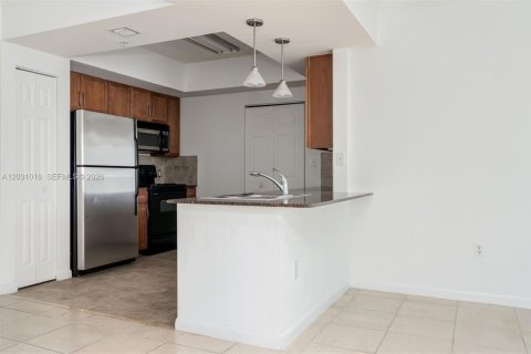 Condominio en alquiler en Miami, Florida, 2 dormitorios, 121.05 m2 № 2250021 - foto 5