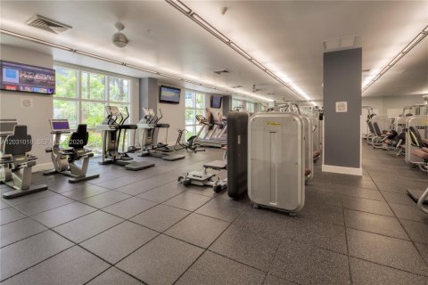 Condominio en alquiler en Miami, Florida, 2 dormitorios, 121.05 m2 № 2250021 - foto 16
