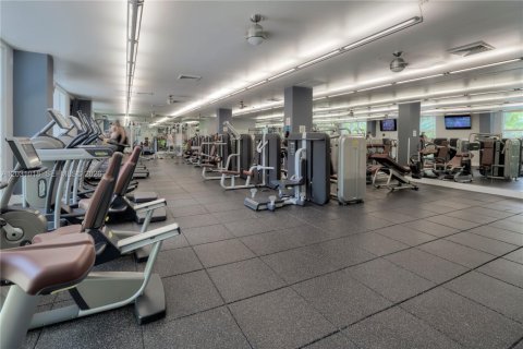 Condominio en alquiler en Miami, Florida, 2 dormitorios, 121.05 m2 № 2250021 - foto 17