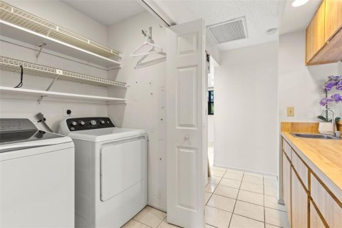 Casa en venta en Oldsmar, Florida, 2 dormitorios, 116.13 m2 № 2383510 - foto 12