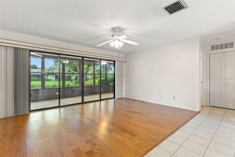 Casa en venta en Oldsmar, Florida, 2 dormitorios, 116.13 m2 № 2383510 - foto 6