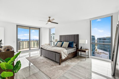 Condominio en venta en Fort Lauderdale, Florida, 4 dormitorios, 361.95 m2 № 2188910 - foto 19